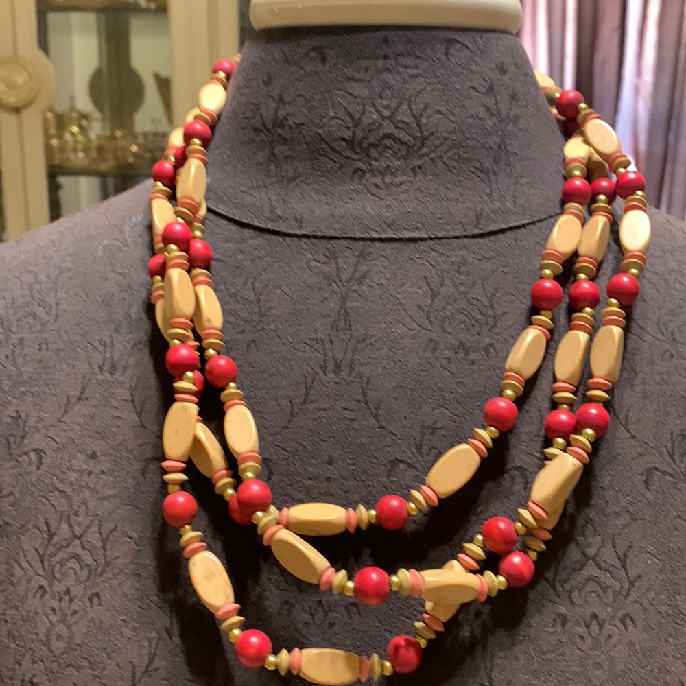 Wooden Necklace in good condition
